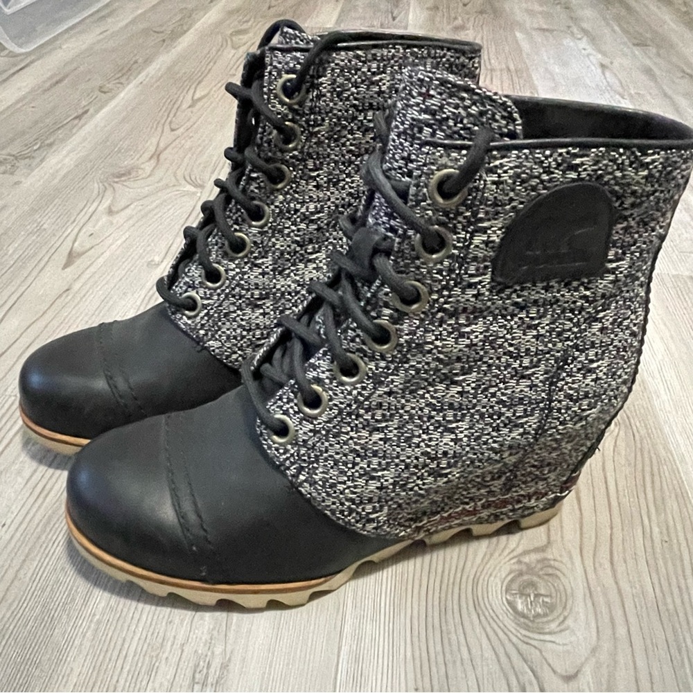 Sorel 1964 Premium Wedge Booties SZ 8 Waterproof Leather NL2265-010 Boots Black